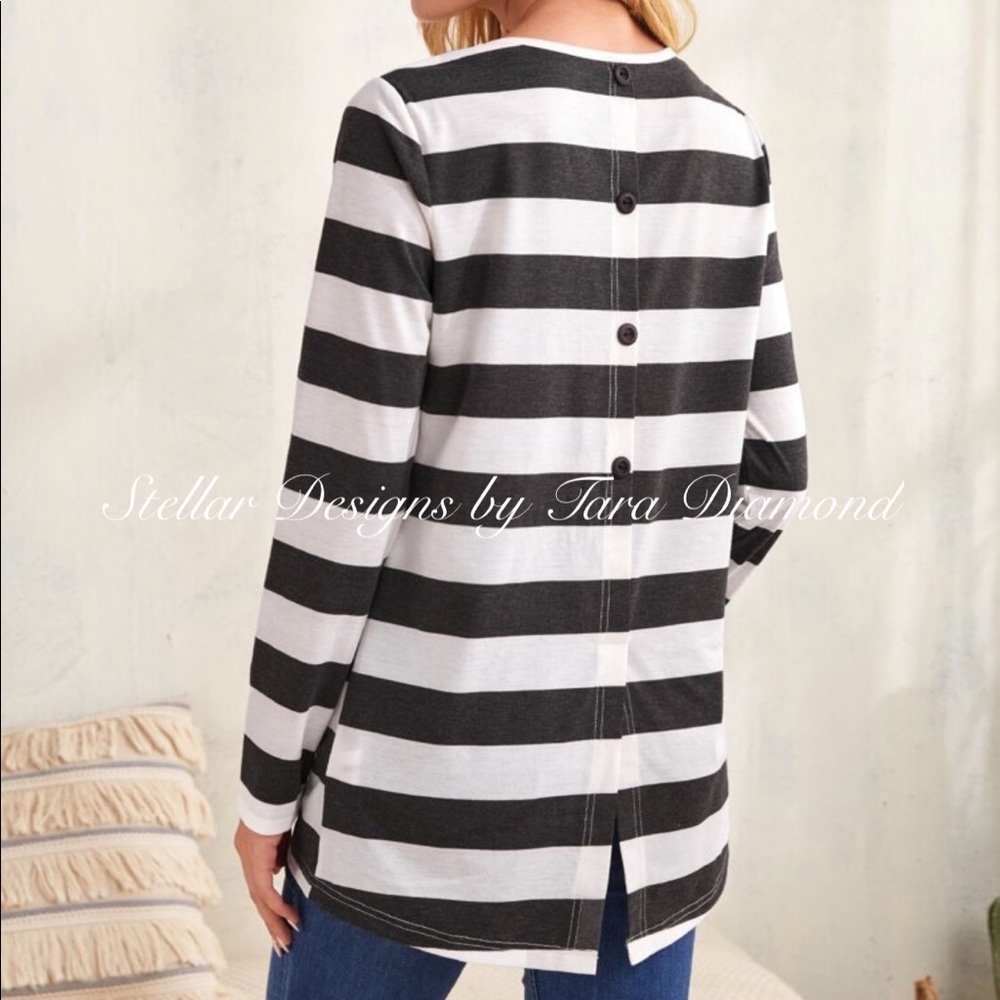 Stellar 2pack striped button top🌙